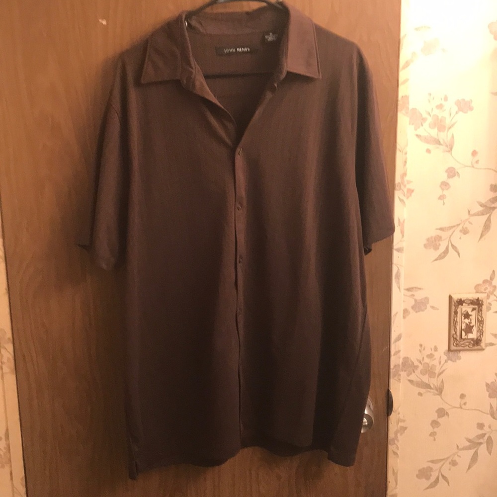 Men’s short sleeve casual dress shirt